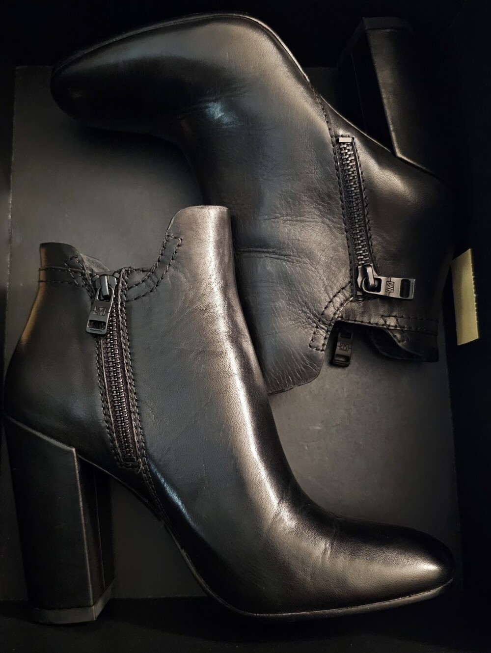Andrew Marc Size 8 Boots